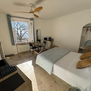 https://studio-liege-vue-mer-au-village-de-bormes-les-mimosas.fr-provencehotel.com